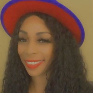 Meet your Posher, Monique